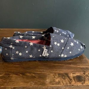 Women’s  size 7 classic vegan Tom’s. NWT.